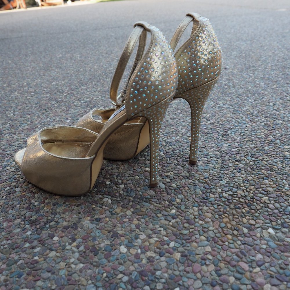 open toe sandal heels Steve Madden 11M